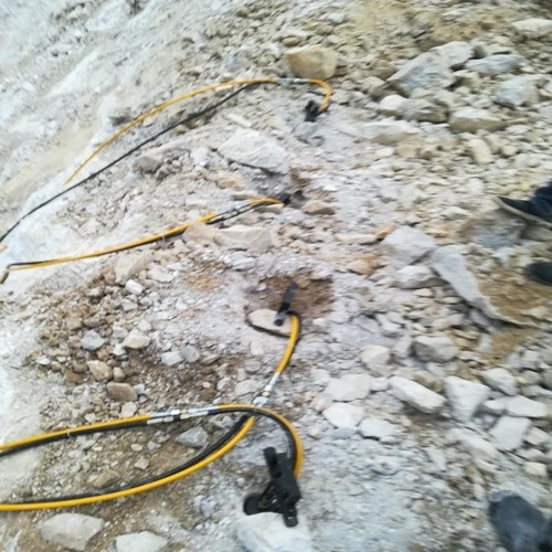 岩石静态开采器专业破碎岩石老厂家铁岭市石场破石棒